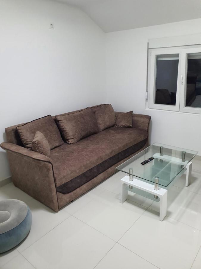 Apartman Tolosi 2 Podgorica Exteriör bild