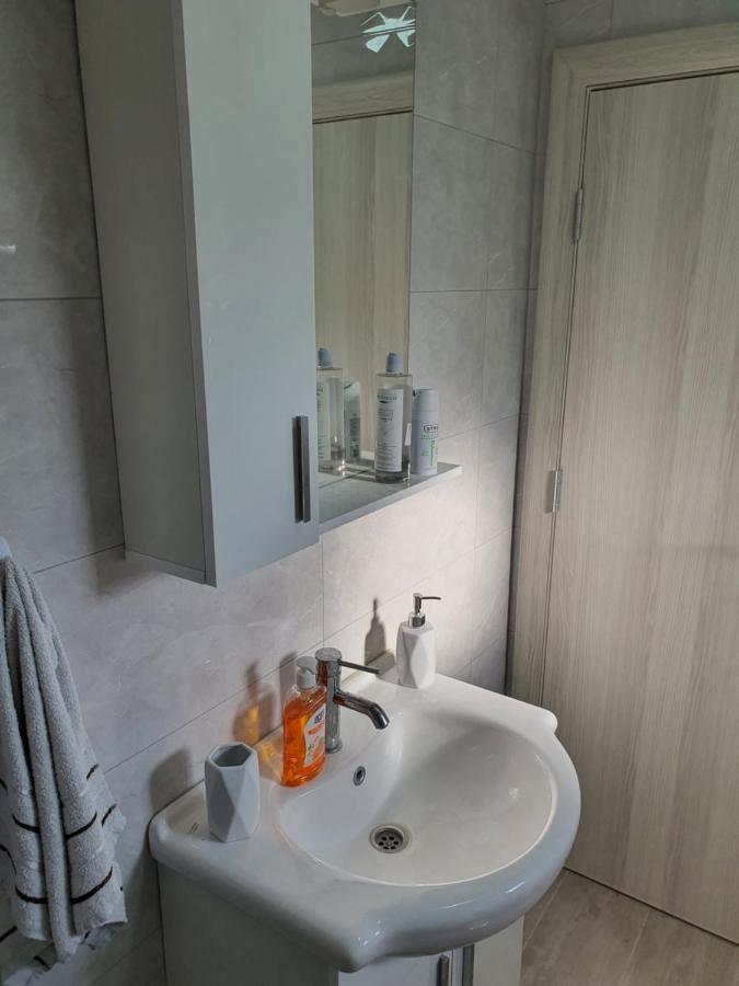 Apartman Tolosi 2 Podgorica Exteriör bild