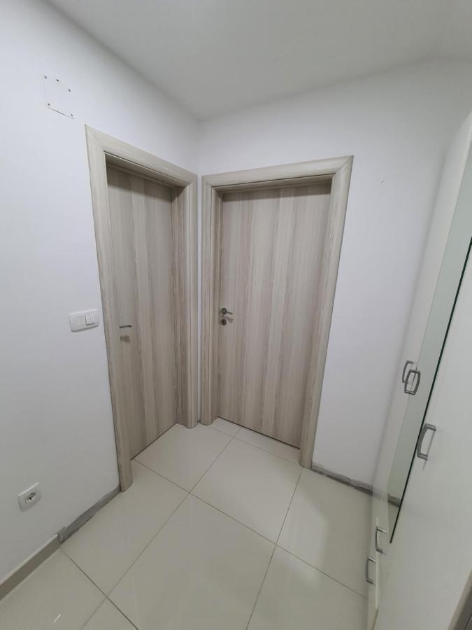 Apartman Tolosi 2 Podgorica Exteriör bild